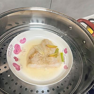 零技巧的一分钟学会清蒸最简单的清蒸龙利鱼，懒人也能秀厨艺