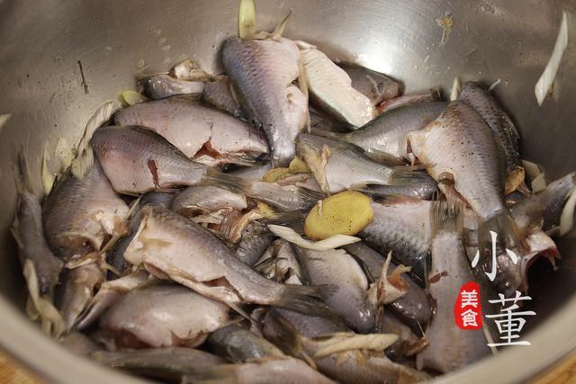 吃了20多年鱼才知道，这样煎鱼不粘锅不破皮，家常煎鱼最简单做法又实用