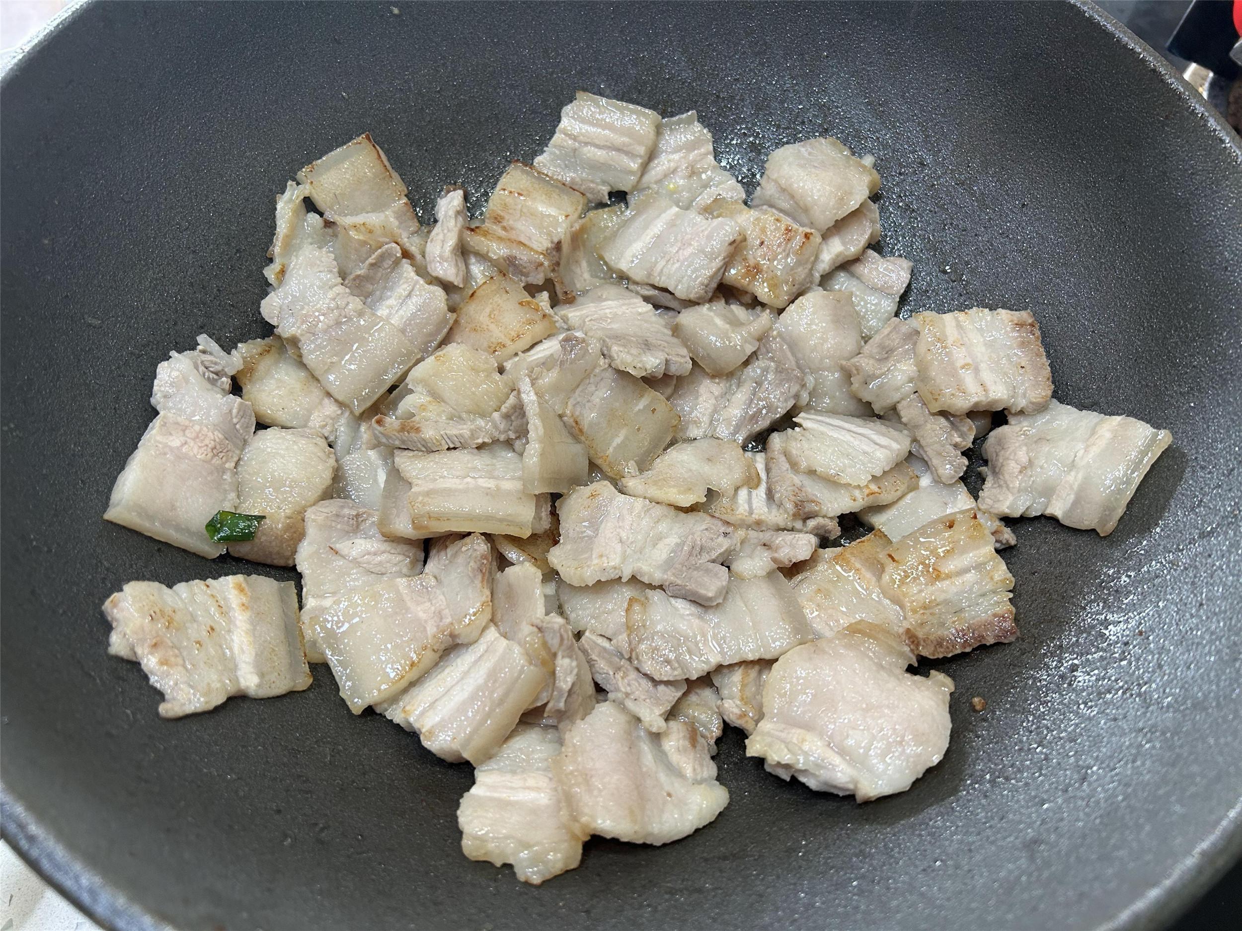 回锅肉做法，记住3个关键步骤，香浓不腻，太费米饭了