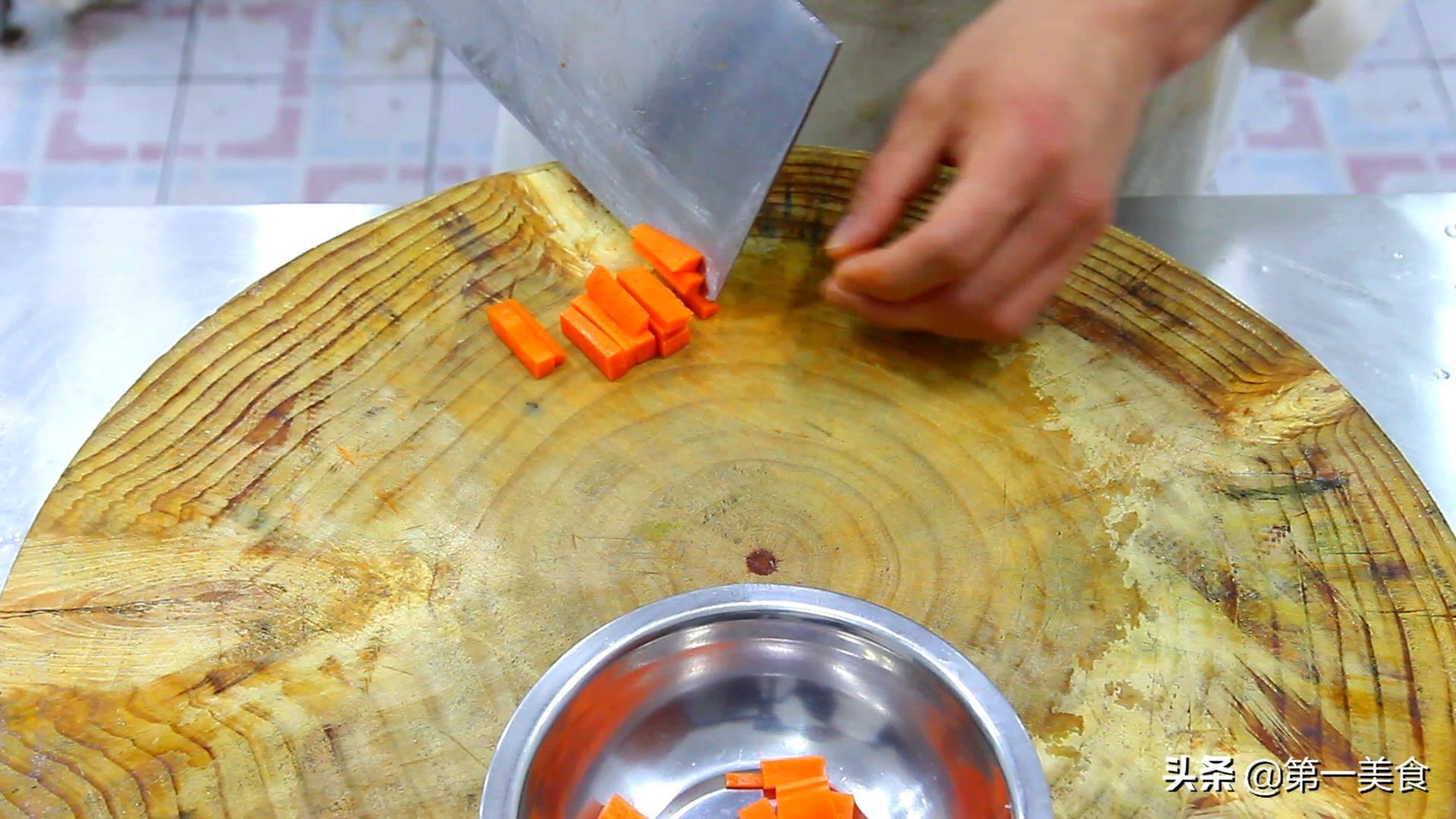 厨师长教你菠萝炒饭的做法，过程详细易懂，史上最有质量的教程