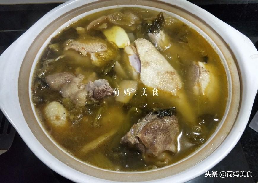 四川炖老鸭汤的正宗做法 ，酸爽开胃，汤鲜味美，做法简单