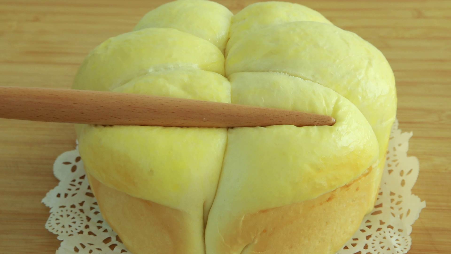 蒸面包怎么做家庭做法 ，家里有面粉就能做，比烤得还好吃