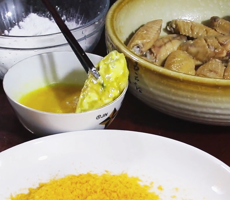 炸翅中做法怎么好吃 ？外酥里嫩，做法简单，教你在家做脆皮炸鸡翅。