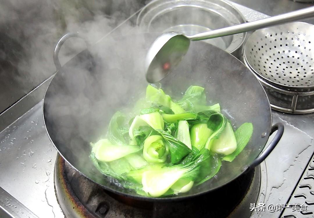 肉炒青菜的做法 青菜搭配肉末简单一炒，做出饭店的既视感
