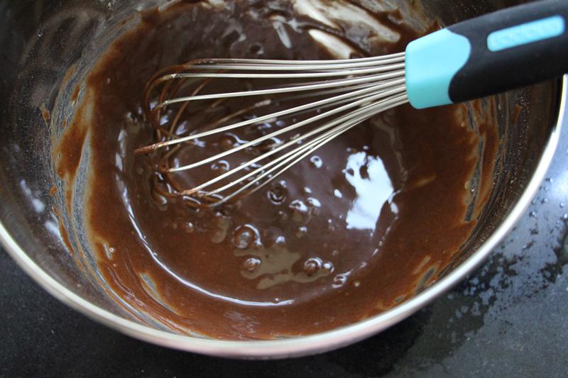 用巧克力做的简单小吃搅一搅，拌一拌，百分百成功