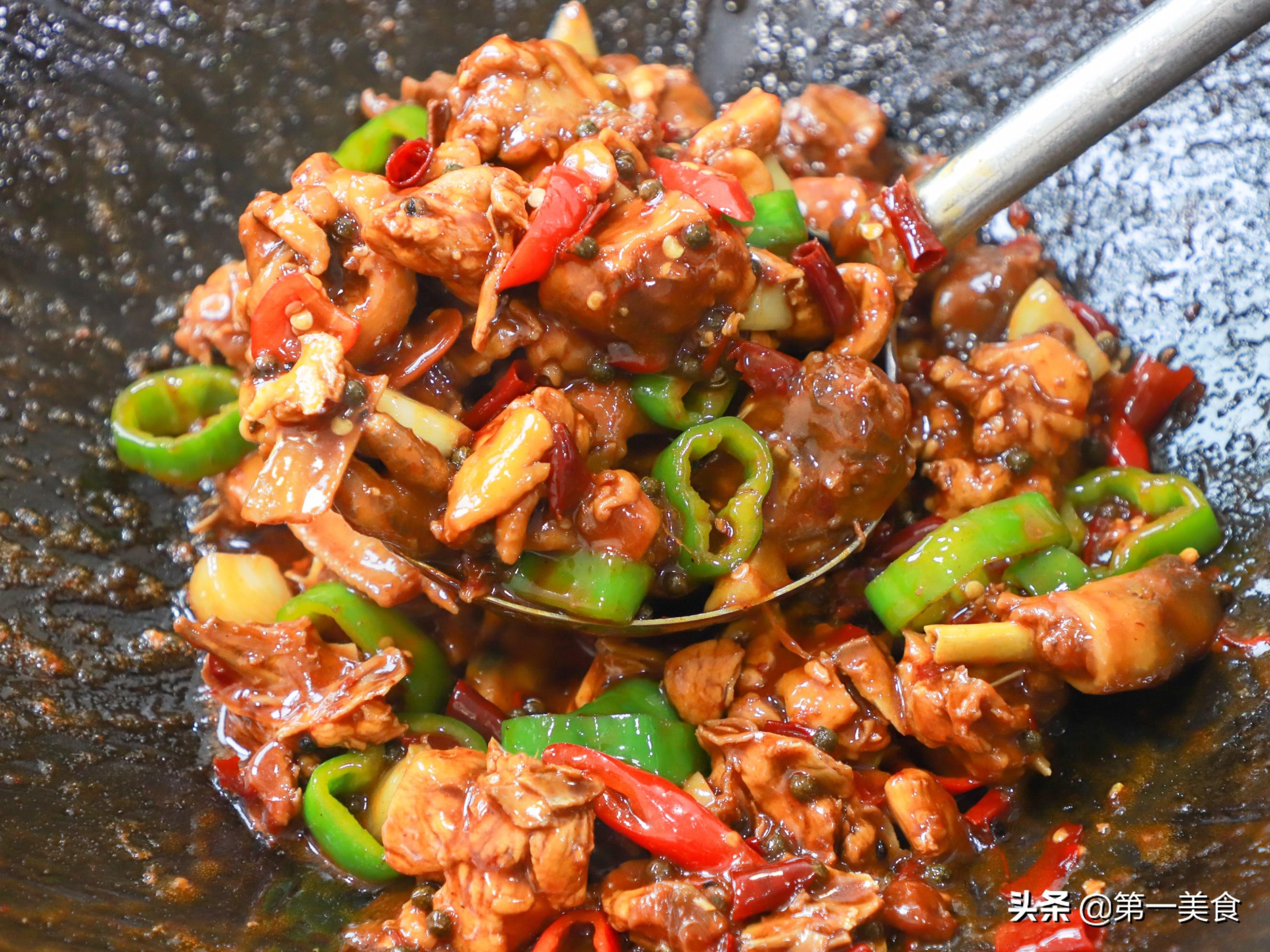 辣子鸡家常最简单的做法 家常炒鸡麻辣入味有技巧，炒出来特别香