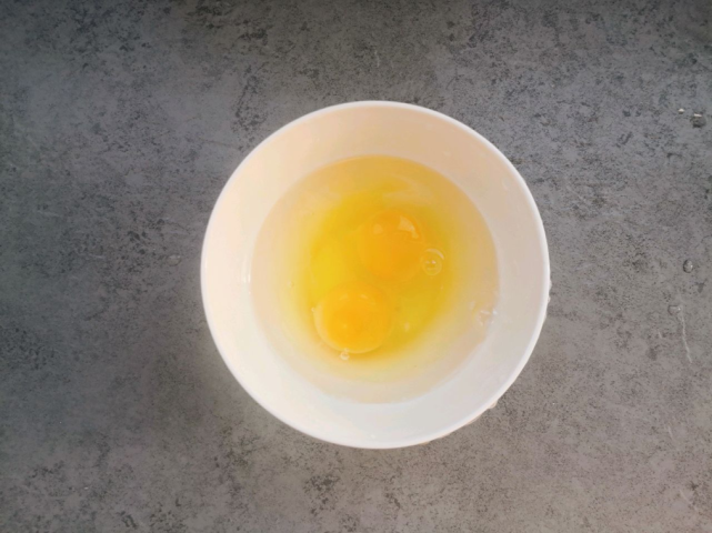 家常鸡蛋汤面好吃又简单 面条劲道，汤汁鲜美