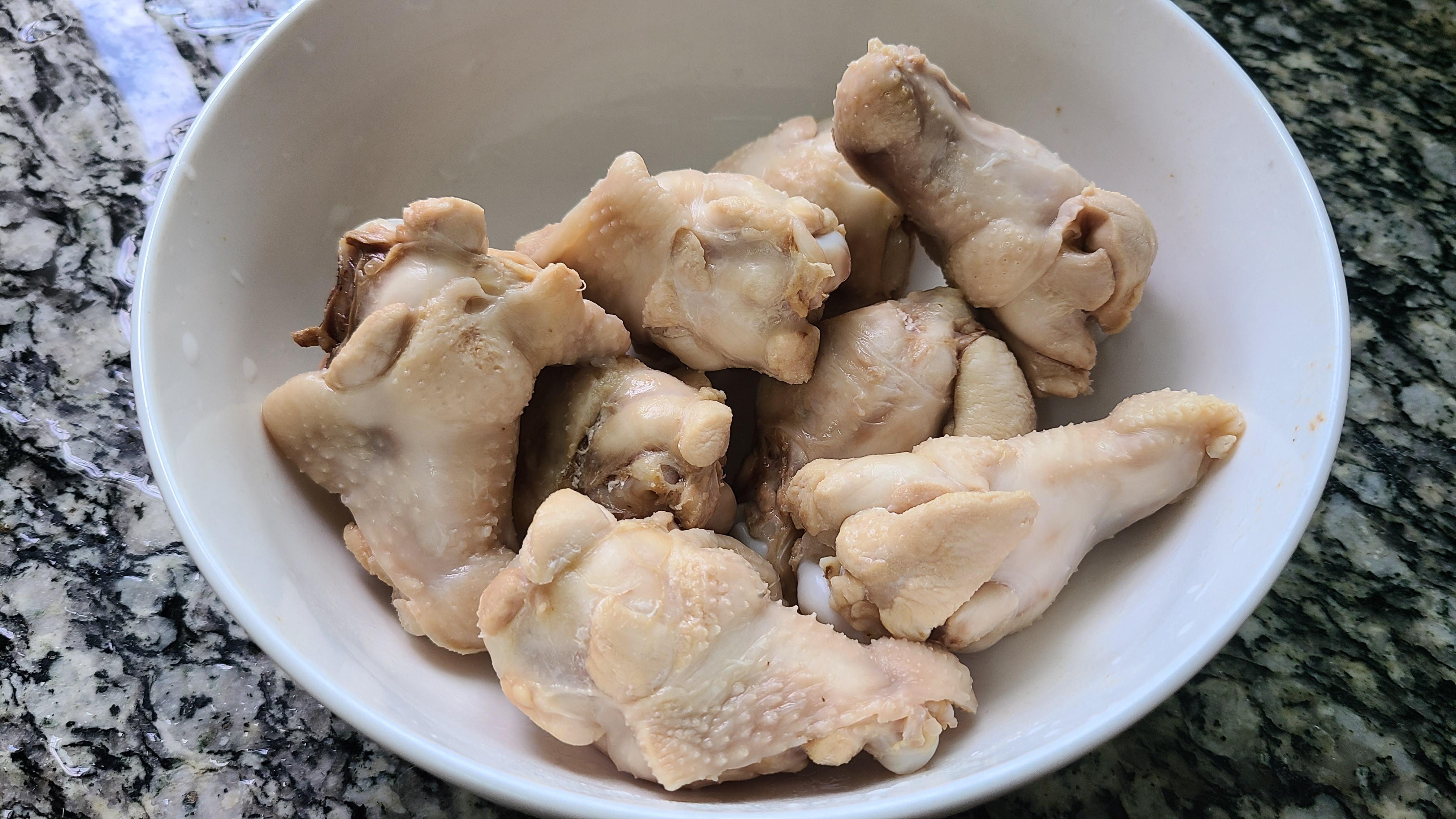 广东盐焗鸡的制作方法 教你特色做法，好吃又入味