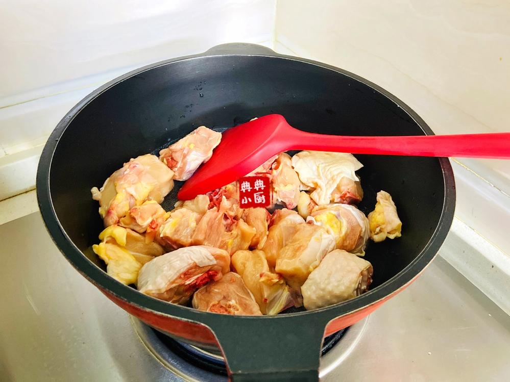 最简单的红烧鸡的家常做法 ，咸鲜可口还下饭，推荐给你们