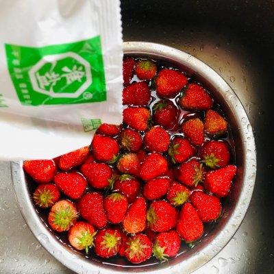 草莓酱制作过程 自制无水版草莓酱，再也不用买了