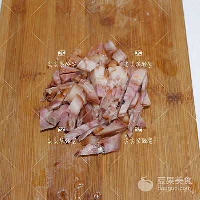 芹菜炒猪头肉的做法
