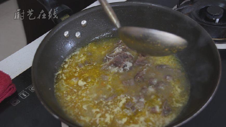 酸汤肥牛的做法 家常简单窍门 ，简单几步，汤色金黄，酸辣开胃