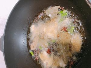 正宗油焖小龙虾的做法和配料 ，再也不用去外面吃了，又辣又香还干净放心