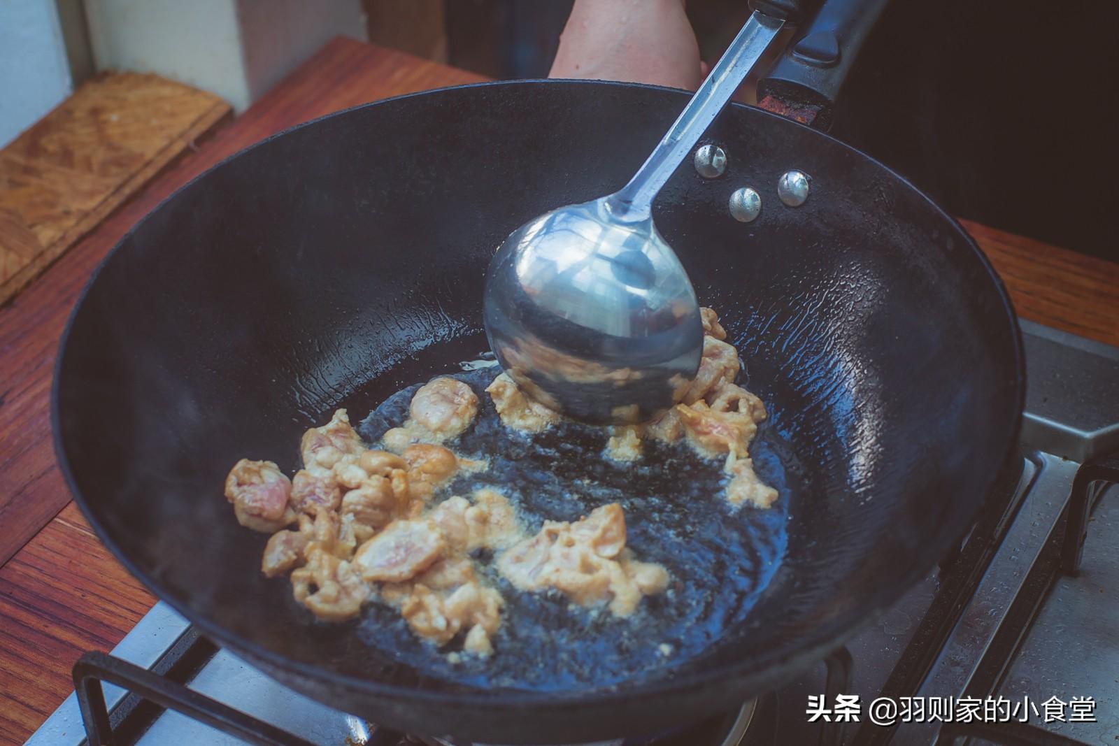 木耳炒肉片的家常做法大全  ，营养美味，肉片滑嫩，木耳爽脆