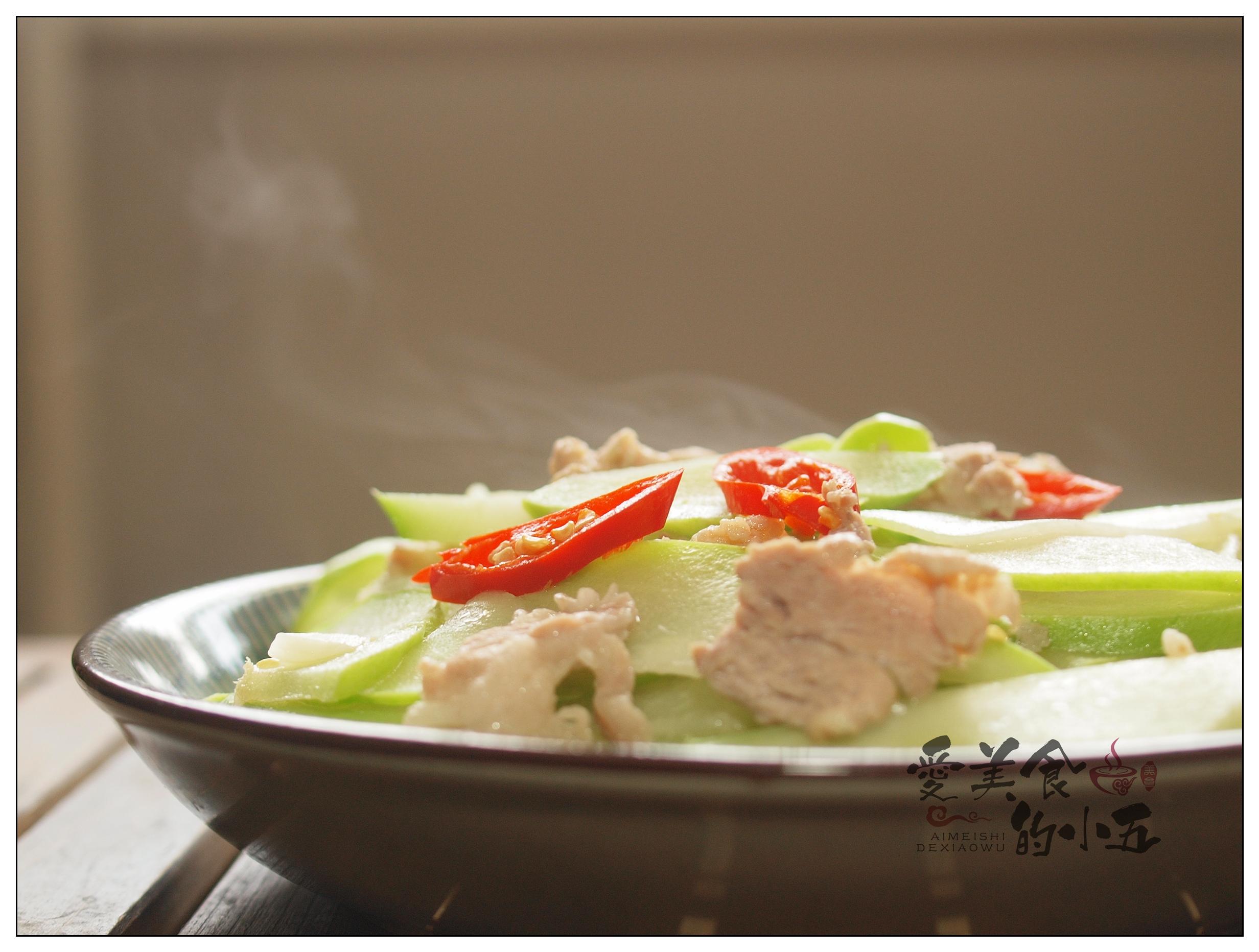 佛手瓜的家常做法怎么炒好吃  ，爽脆鲜甜，用来炒肉片，快手美味的家常菜