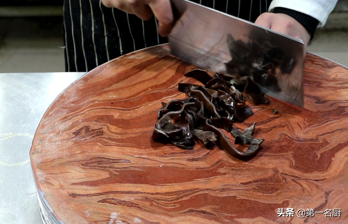 红烧腐竹最正宗做法 ，比肉还好吃，让你在家也能做出饭店的味道