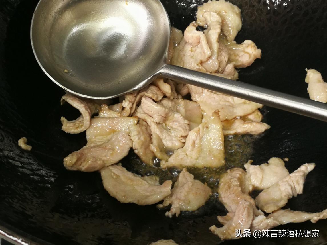 素鸡不要太素的做法，和肉片青椒同炒，营养丰富味道赞