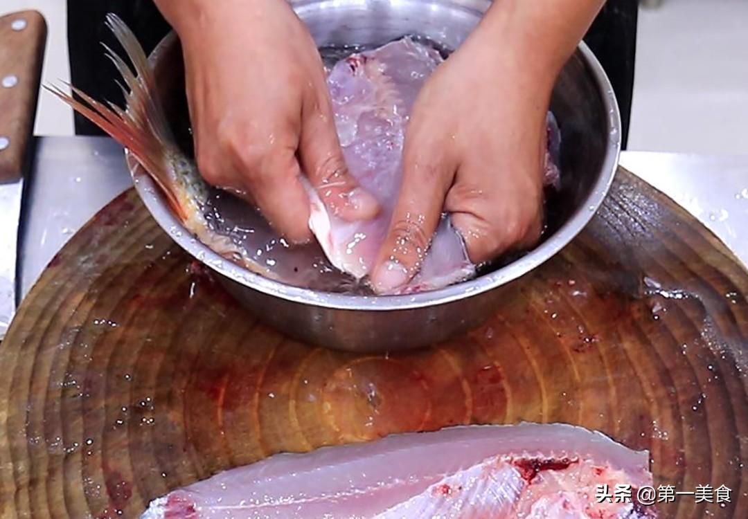 教你剁椒鱼的做法和步骤 ，鲜嫩可口，香辣下饭