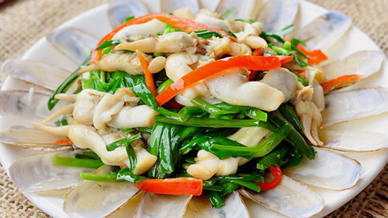 地道特色家常菜，海蛏子韭菜的做法家常做法，鲜上加鲜，肉厚多汁，肥嫩鲜美