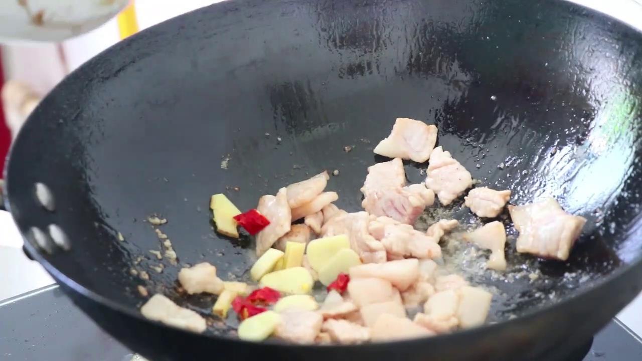 腐竹炒肉的做法分享，太多人喜欢吃，不会腻