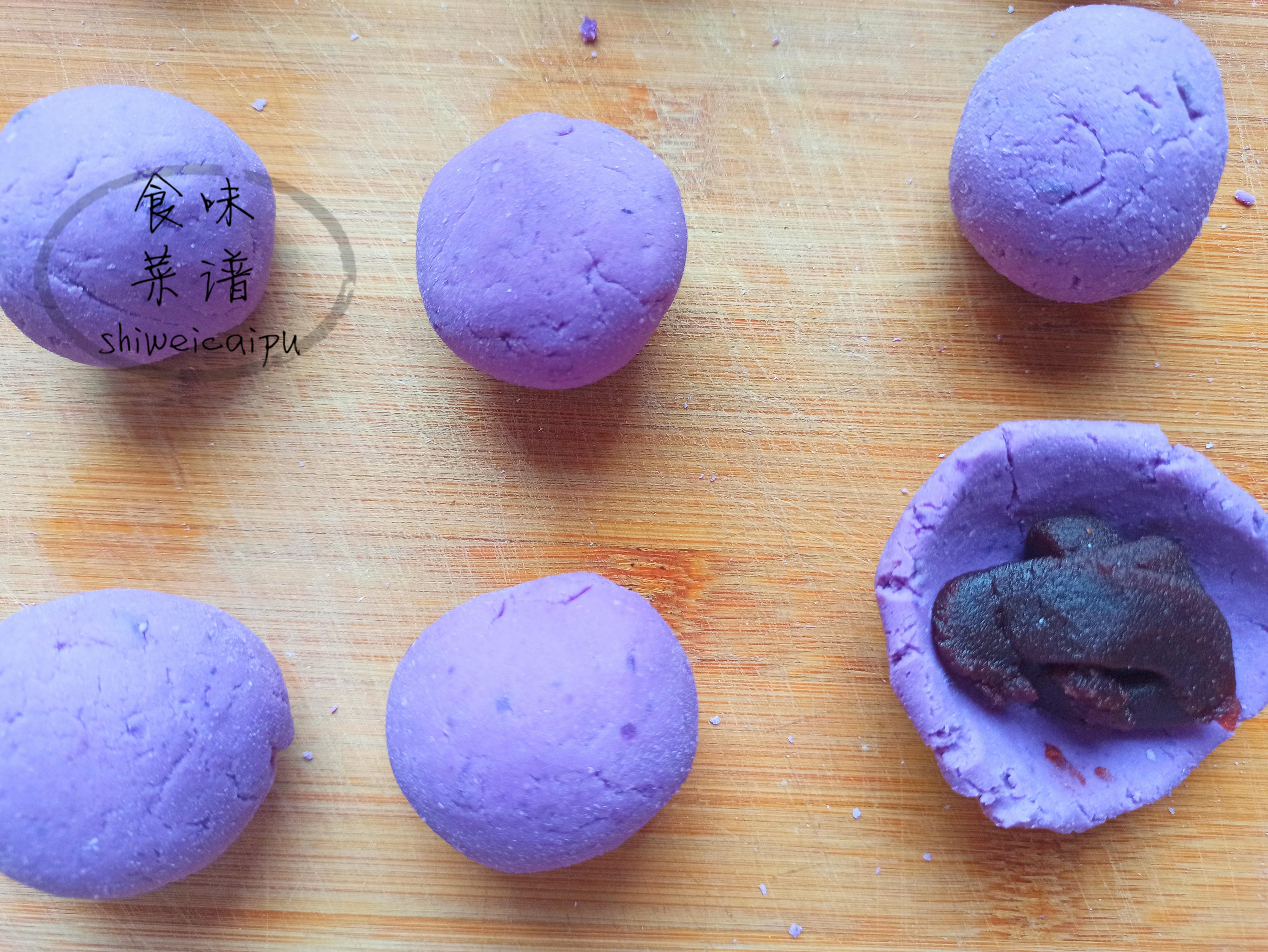 水晶紫薯糯米球的做法，一压一捏，比馒头还简单，软糯Q弹特解馋