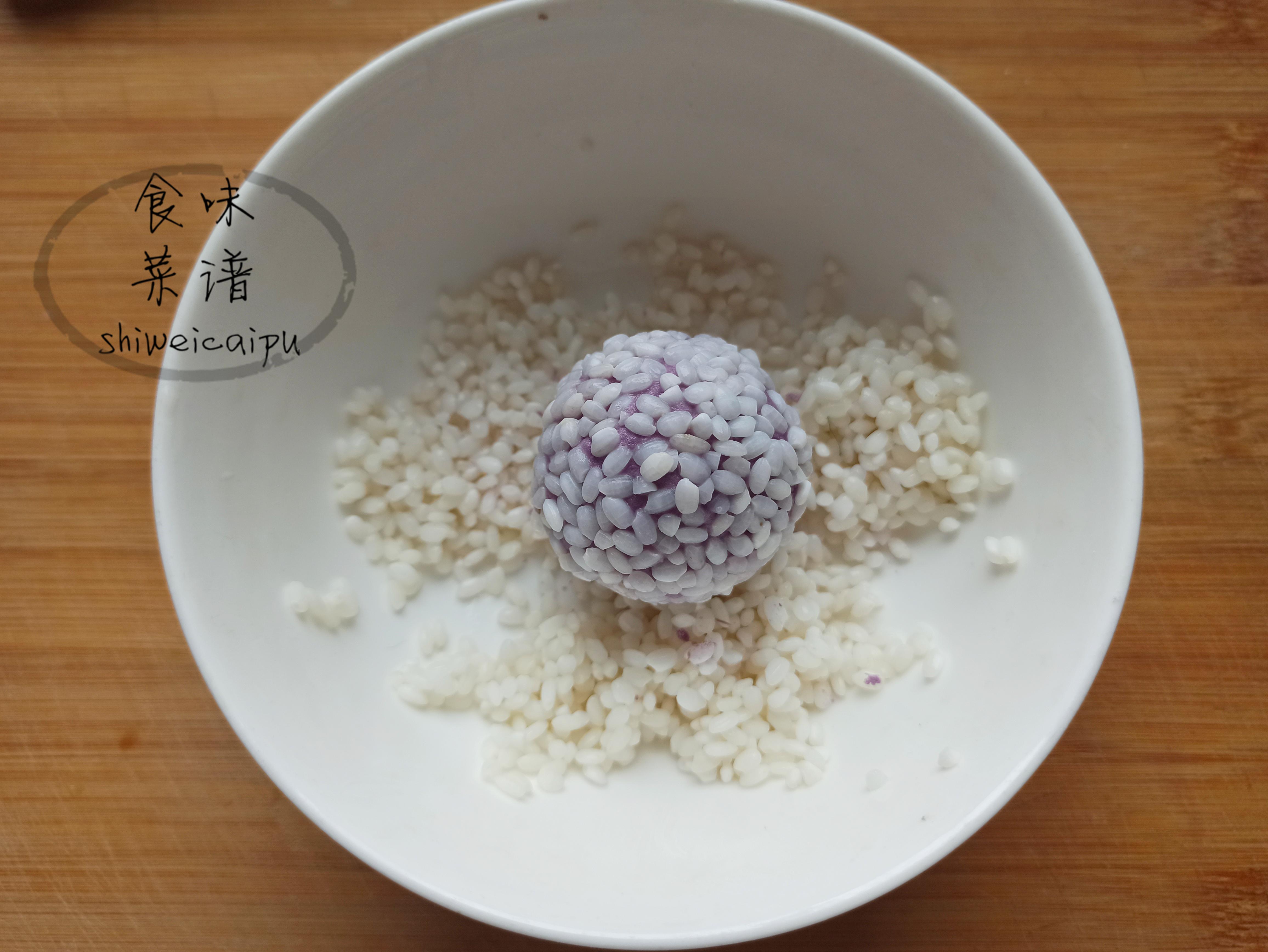 水晶紫薯糯米球的做法，一压一捏，比馒头还简单，软糯Q弹特解馋