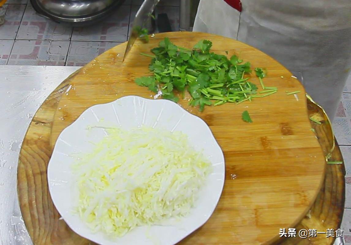 厨师长分享金丝白菜正宗做法图片，食材便宜常见，家常开胃小凉菜