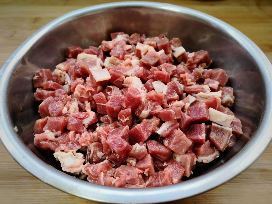牛肉臊子的做法  ，分享给你，香味十足，风味独特，拌面夹馍炒菜都香