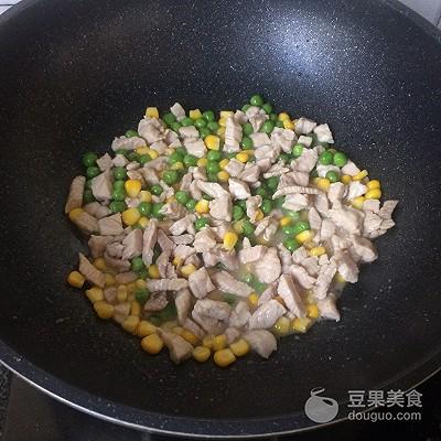豌豆炒玉米粒的做法分享