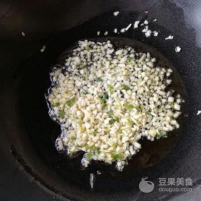 蒜蓉粉丝蒸金针菇的家常做法 ——快手下饭就靠它