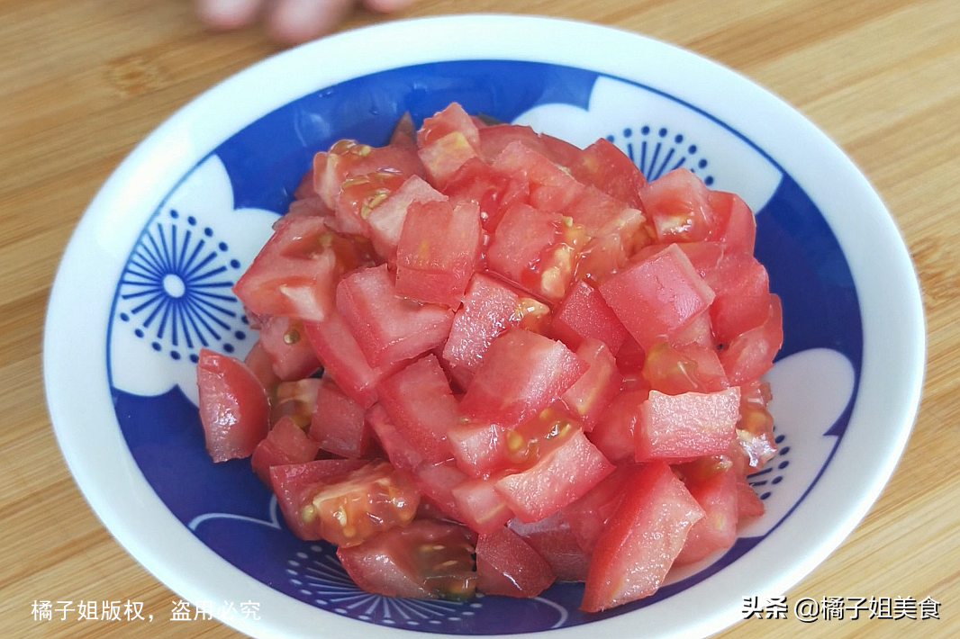 西红柿豆腐怎么做 ？教你新做法，鲜美可口，上桌连汁都不剩