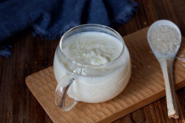 史上最好吃的熬牛奶大米粥的做法。