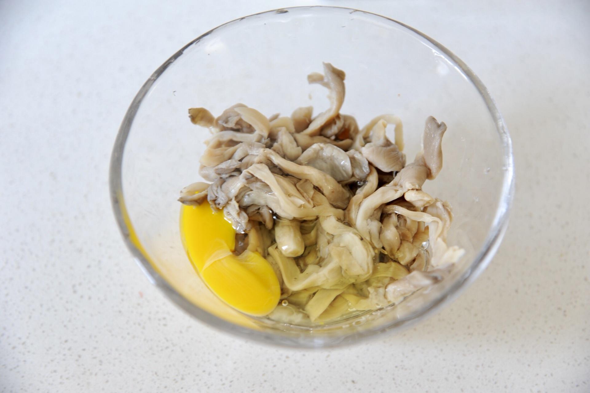 炸蘑菇到底用不用焯水？掌握正确做法，保证蘑菇又香又酥脆