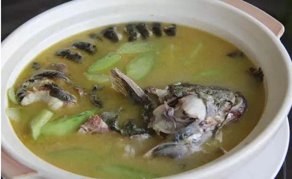 清炖鲶鱼汤的做法