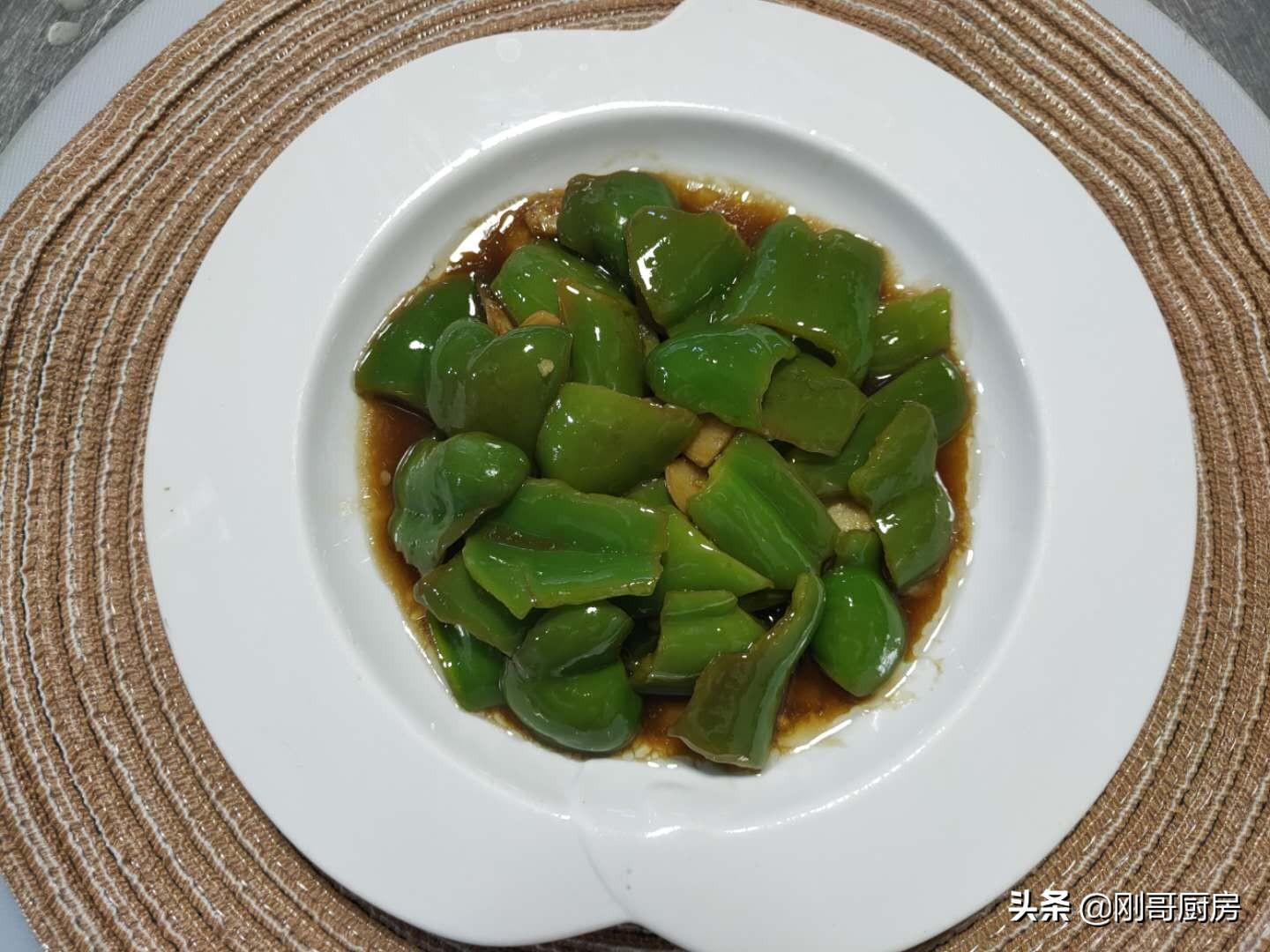 柿子椒的做法，翠绿鲜香、营养美味
