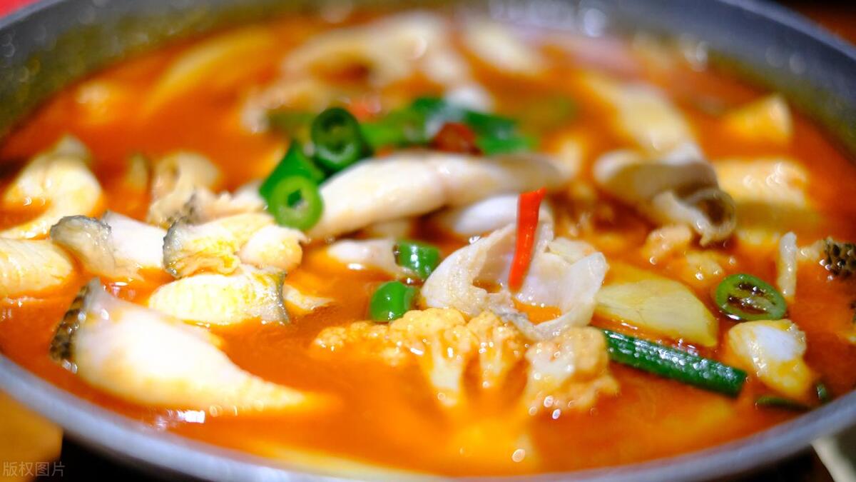 贵州酸汤鱼的酸汤怎么做的 贵州最正宗的做法，鲜酸开胃，好吃到停不下来！