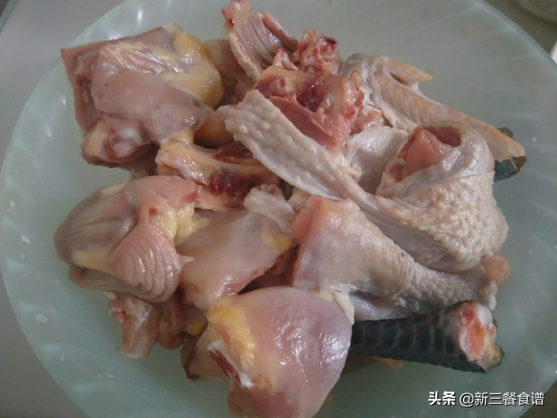 家常红烧鸡：好吃的家常红烧鸡，做法很简单