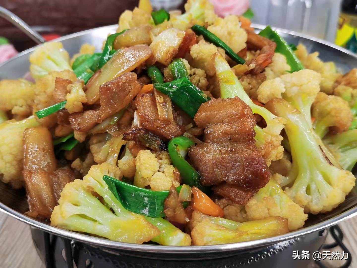 分享一道很多人都喜欢的菜肴：干锅花菜