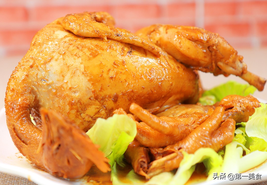 做法也相对简单的砂锅炖鸡的家常做法