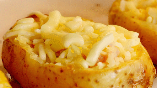 超简单芝士焗土豆，酥香会拉丝，吃完一个还管饱