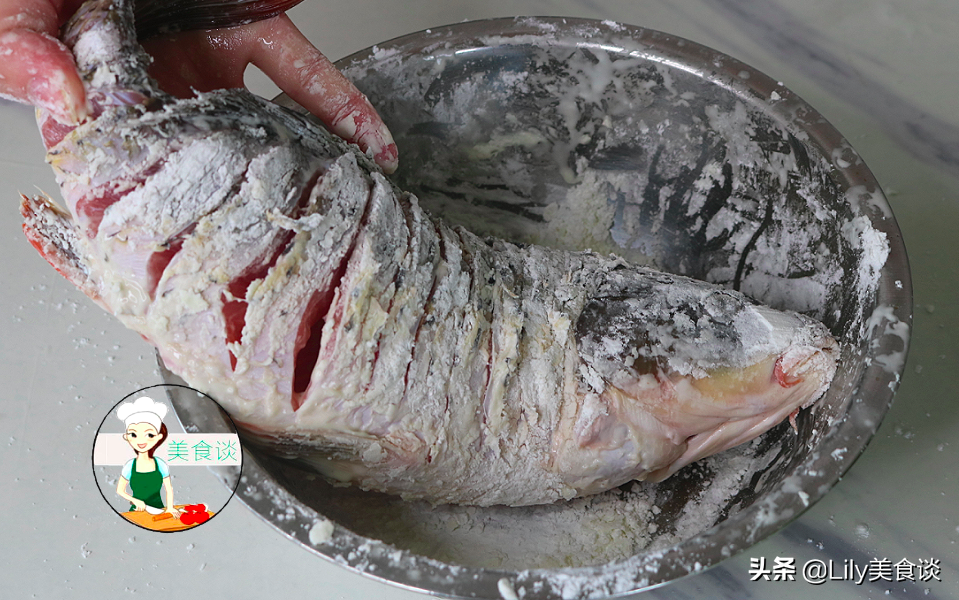 做红烧鱼时，牢记烧鱼三技巧，不腥不破皮，鲜嫩入味，收藏过年做