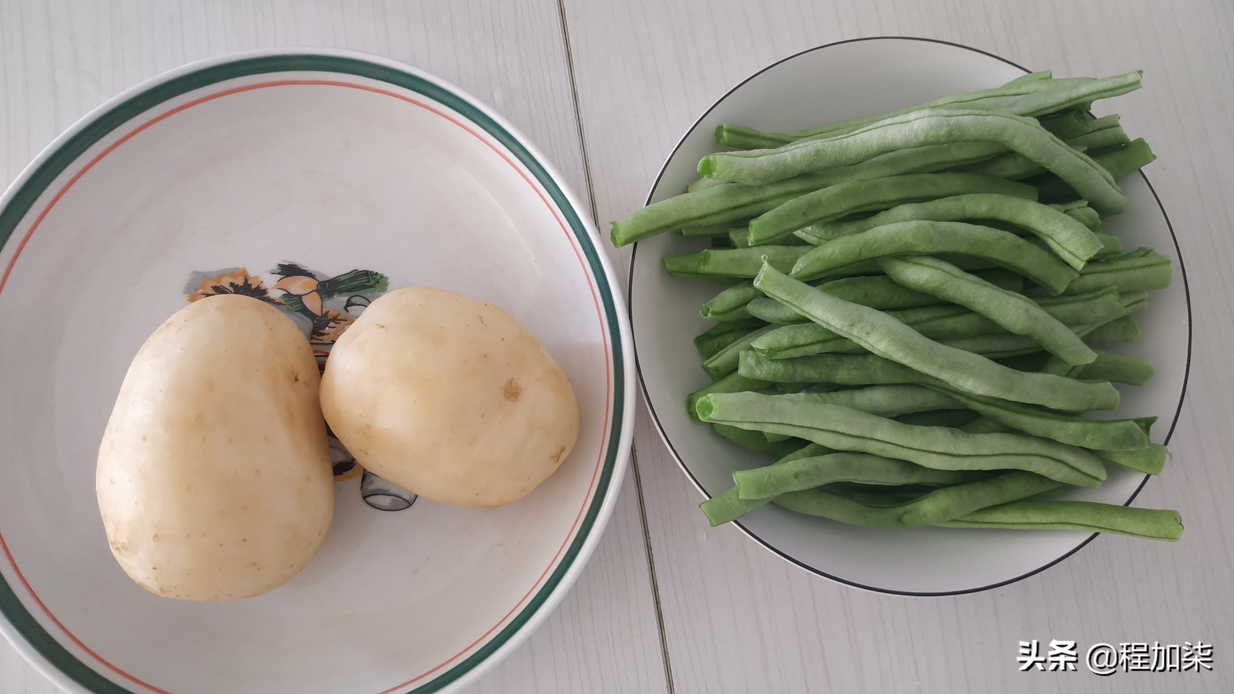 一道好吃的家常菜《土豆炖豆角》的简单做法