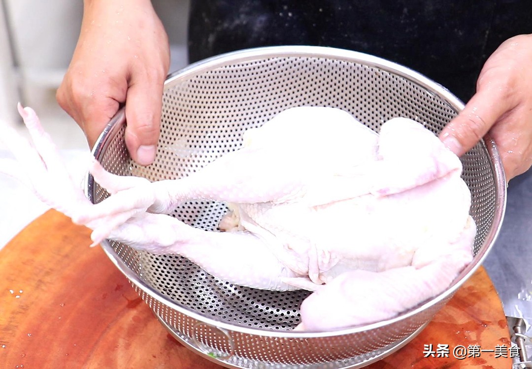 砂锅炖鸡不要直接炖，很多人都不知道，多加这一步，鲜香不油腻
