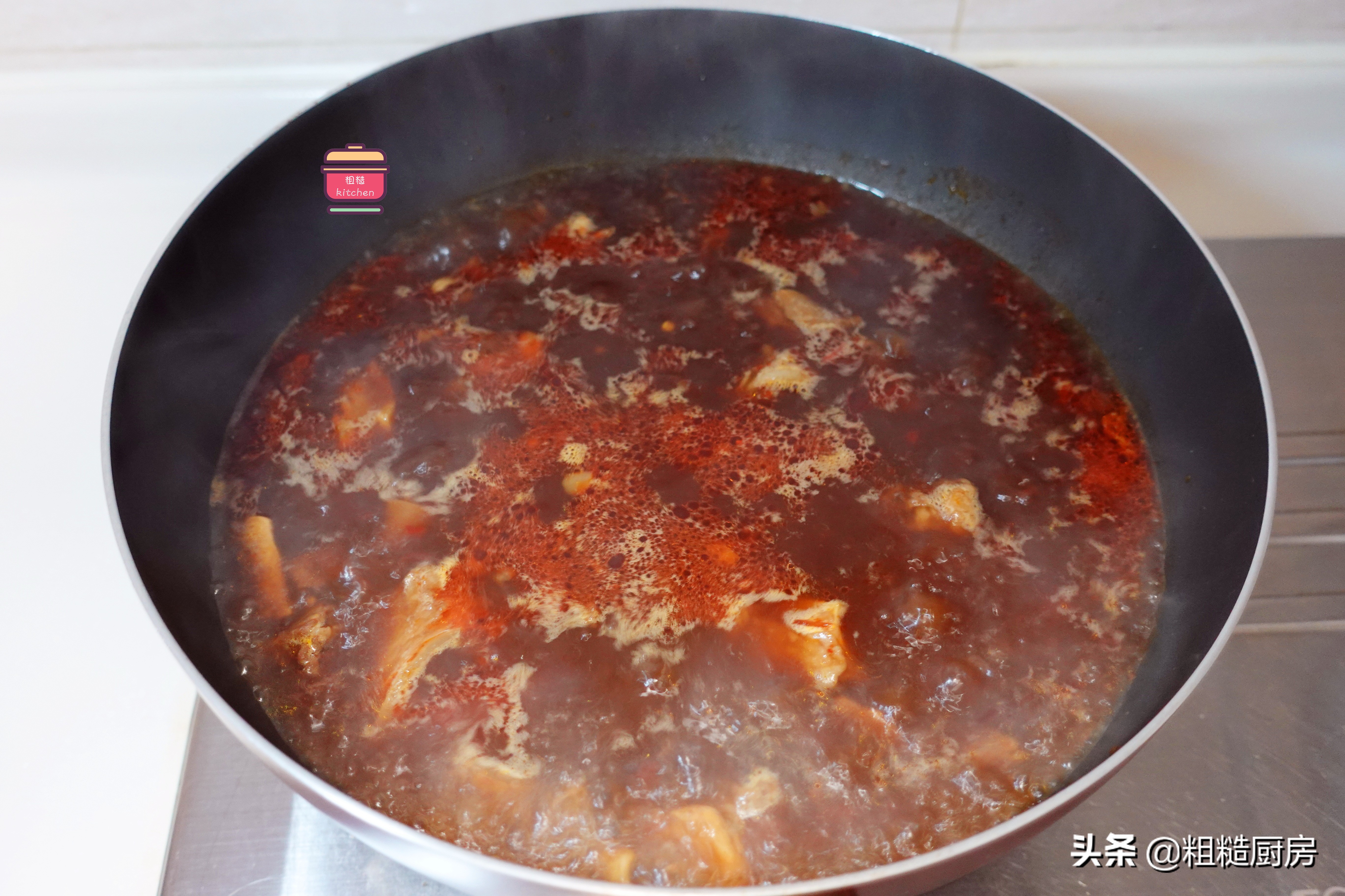 家常土豆炖牛肉很简单，这样做肉香汤浓，土豆软糯入味，太下饭了