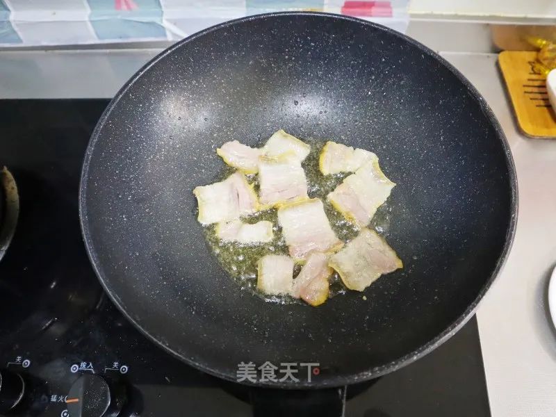 干锅香辣土豆片：香辣咸香，开胃下饭
