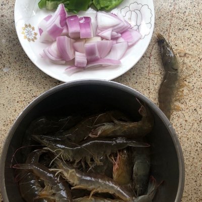 这是丰富餐桌味之咖喱大虾最正宗的做法，好吃到爆
