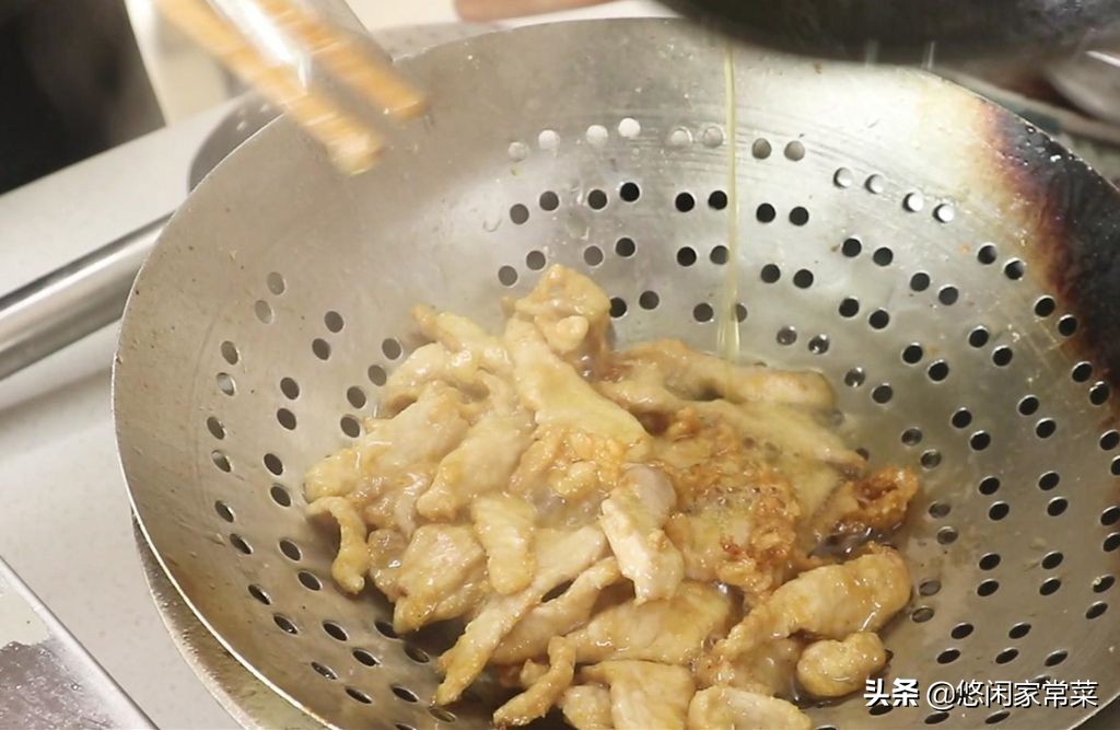 平菇炒肉-悠闲家常菜勾起你的味蕾来
