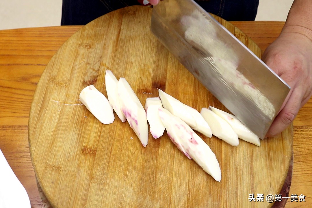 16一斤的甲鱼到底怎么做才香？加点鸡肉一起炖，汤鲜肉嫩还大补