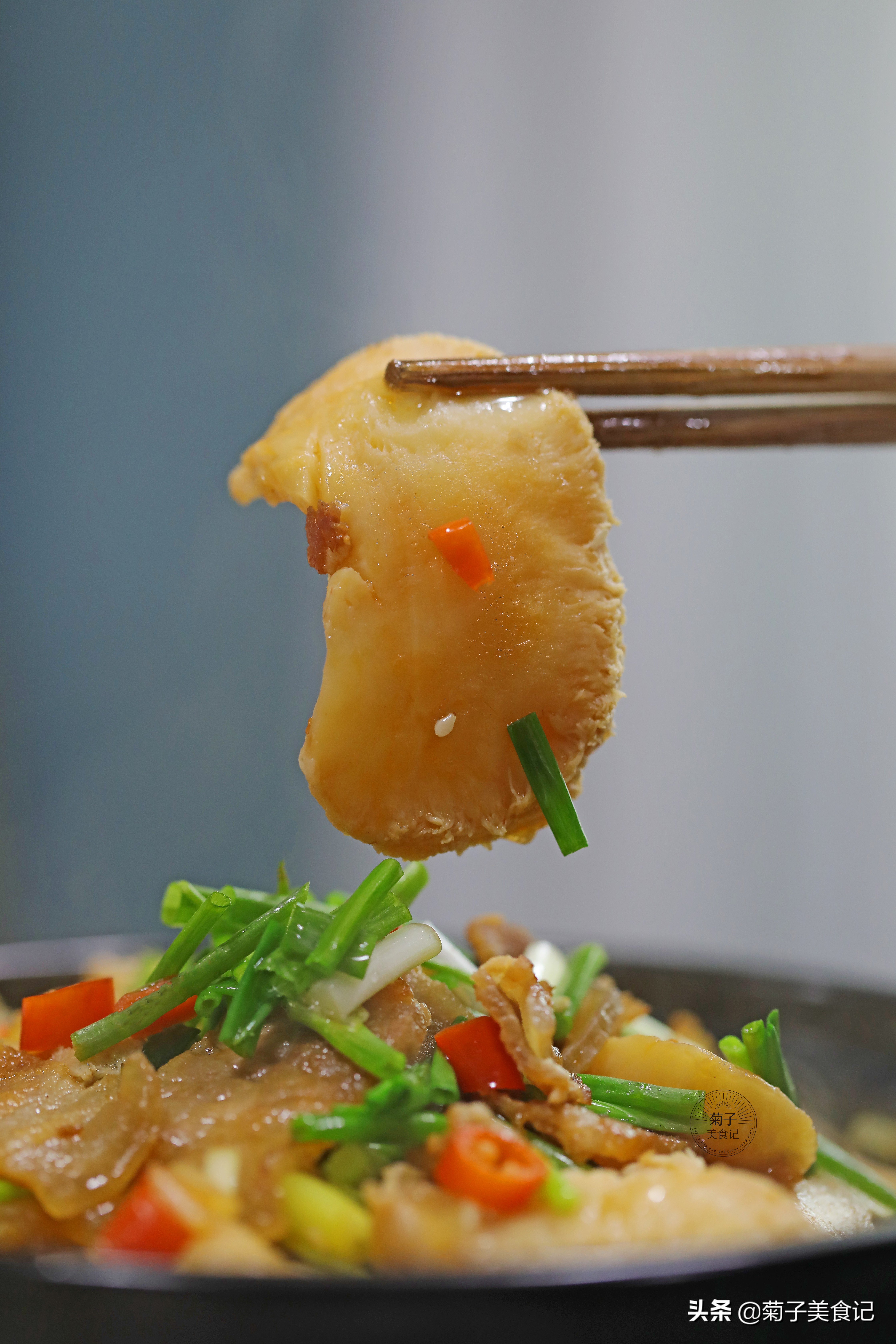 一点苦味都没有，干锅实时加热吃的猴头菇做法！