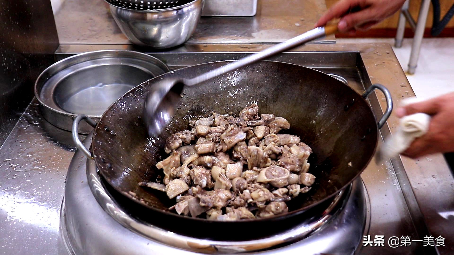 家常鹅肉怎么做才好吃，学会这一招，鹅肉不腥也不柴，做法还简单